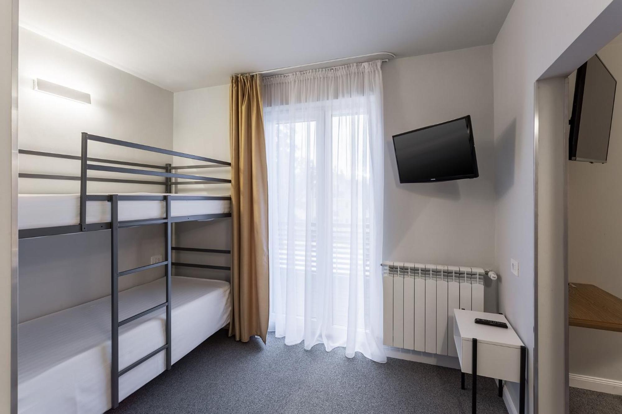 Hotel Genesis By Eden à Predeal Extérieur photo
