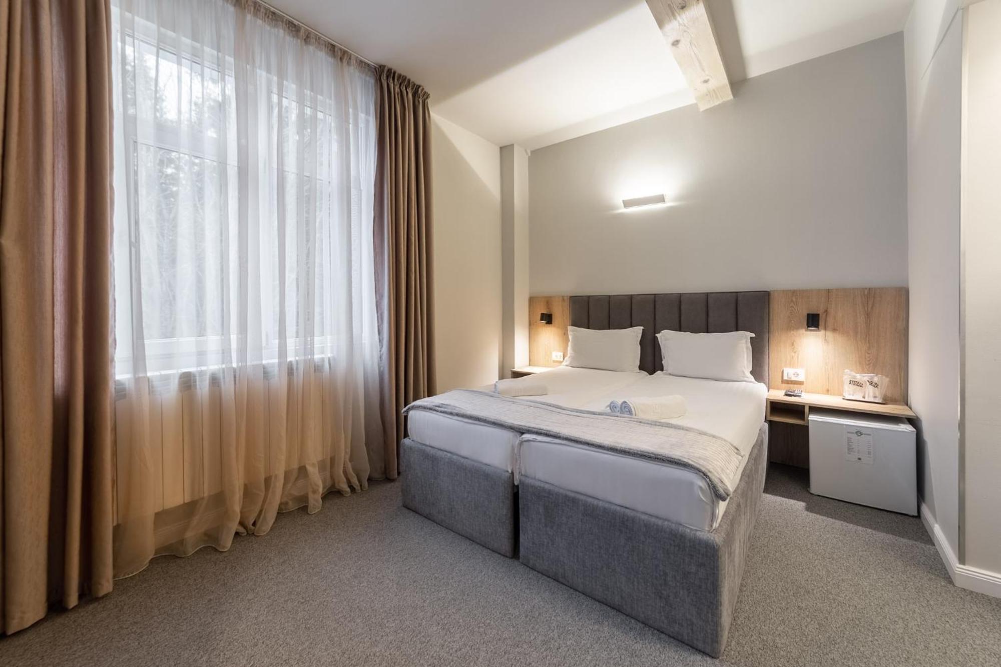 Hotel Genesis By Eden à Predeal Extérieur photo