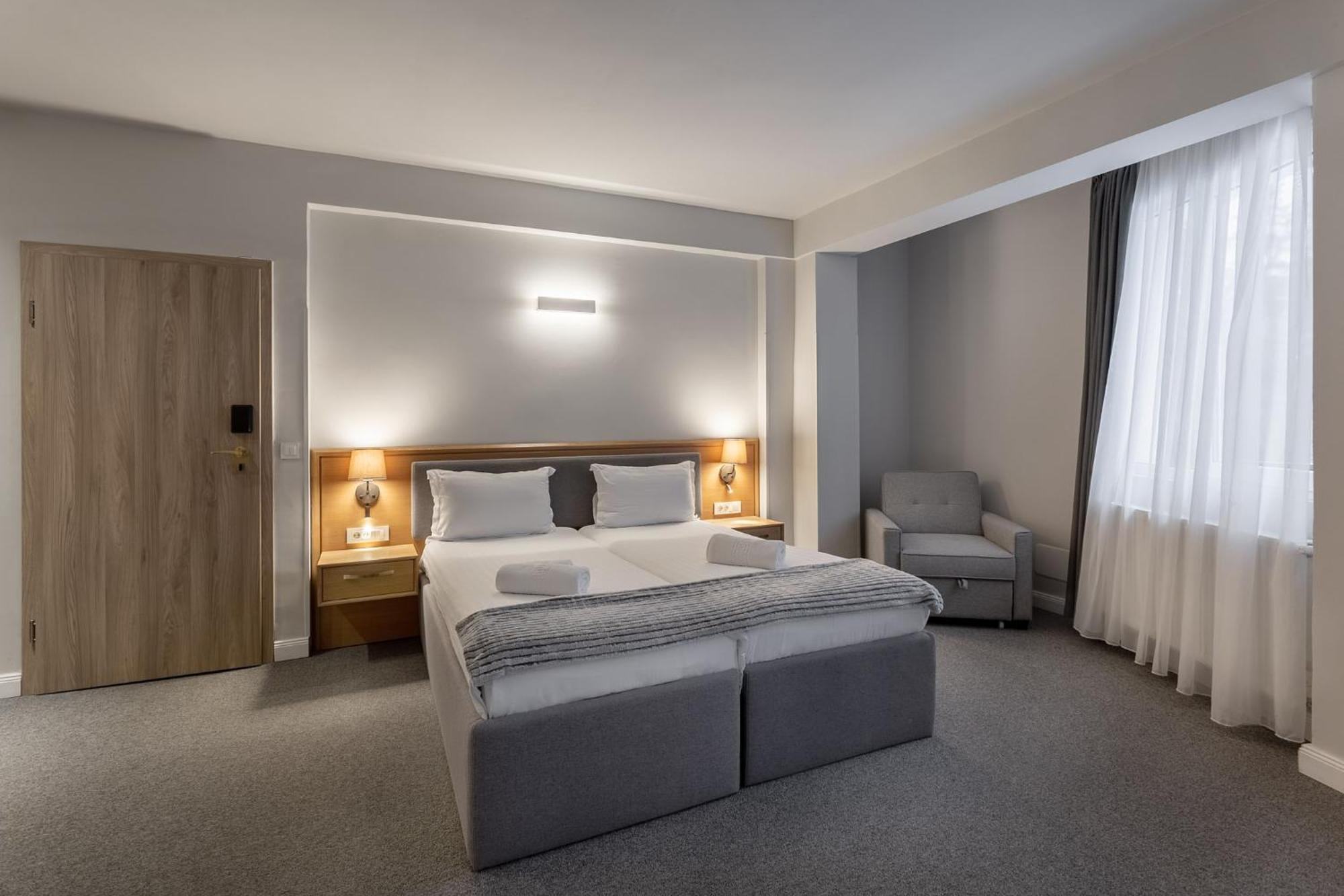 Hotel Genesis By Eden à Predeal Extérieur photo