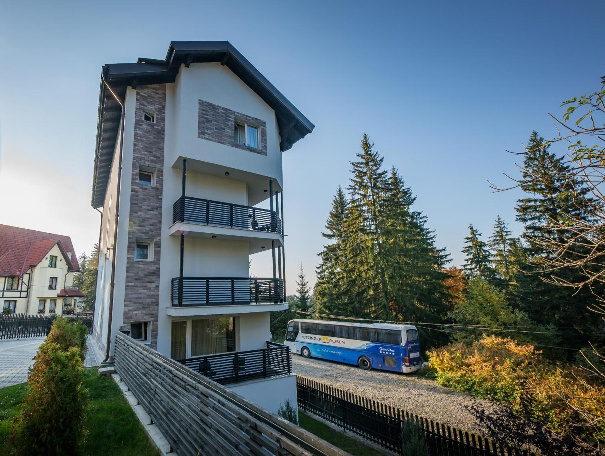 Hotel Genesis By Eden à Predeal Extérieur photo