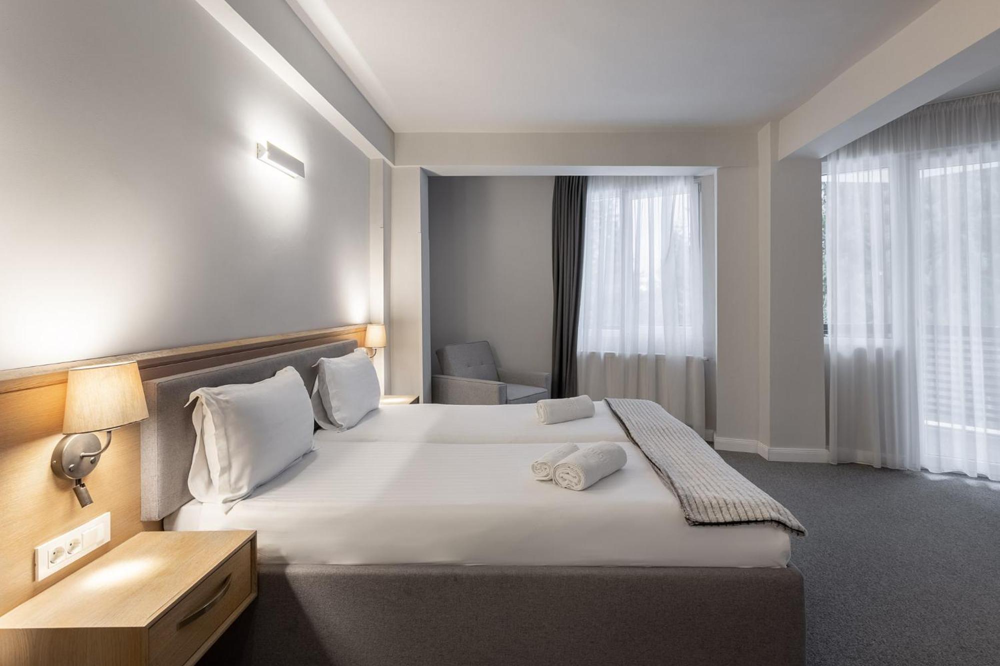 Hotel Genesis By Eden à Predeal Extérieur photo